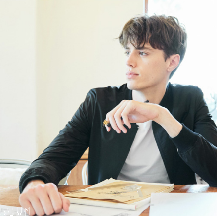男士夾克什么款式好看？寒冬也能溫暖玩腔調