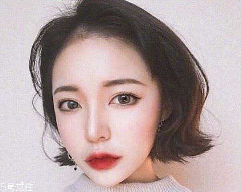 2018最流行的十款發型 優雅簡單的短發扎法