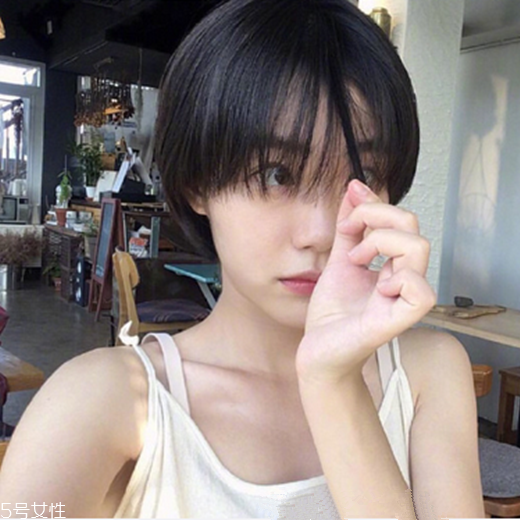 女生發質軟適合什么發型？胖圓臉顯瘦發型參考