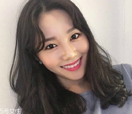 凌亂小卷中長發怎么弄好看？超美的凌亂小卷中長發