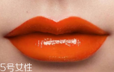 怎么涂口紅不顯唇紋？關鍵是做好打底