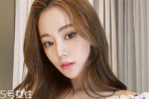 凌亂小卷中長發怎么弄好看？超美的凌亂小卷中長發