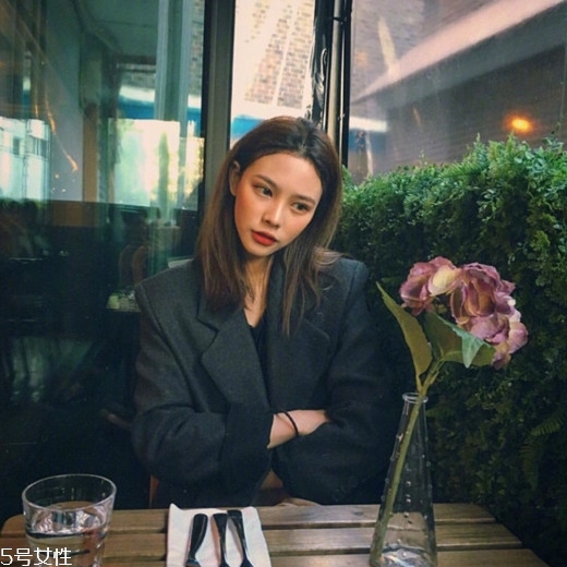 齊肩直發染什么顏色好看？簡單好看的齊肩發扎法