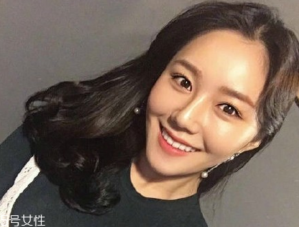 凌亂小卷中長發怎么弄好看？超美的凌亂小卷中長發