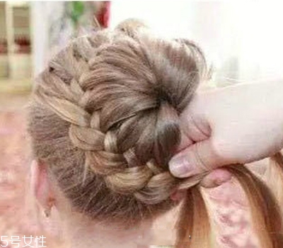 小女孩扎什么頭發好看？小公主發型大全