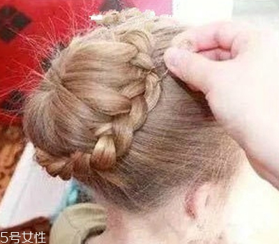 小女孩扎什么頭發好看？小公主發型大全