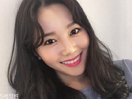 凌亂小卷中長發怎么弄好看？超美的凌亂小卷中長發