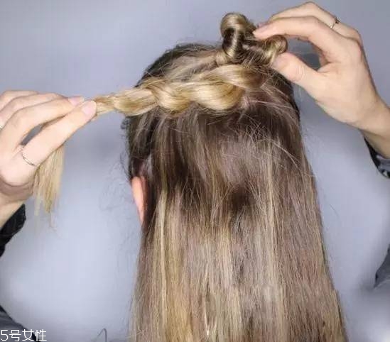 女生冬天長發怎么編好看？長發妹紙才懂得的痛