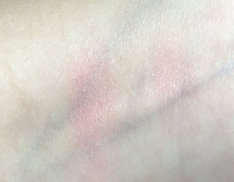 腮紅和高光哪個先用？