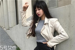 白色皮衣怎么搭配？兼具優雅與干練