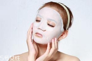 敷完面膜不能化妝嗎？立即化妝傷害大