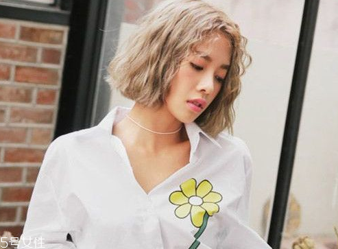 矮個子女生什么發型顯高？換個發型瞬間百變