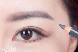 眉筆顏色怎么選擇？與發色一致不出錯