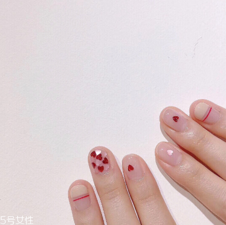 最時髦的冬日美甲 超顯白超氣質