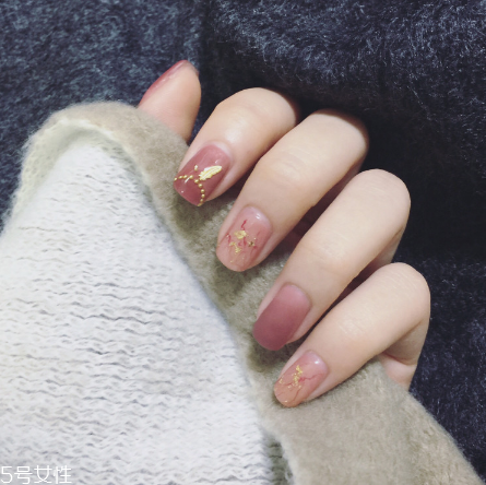 最時髦的冬日美甲 超顯白超氣質