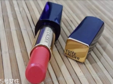 雅詩蘭黛330和320哪個好看？傾慕唇膏一見傾心