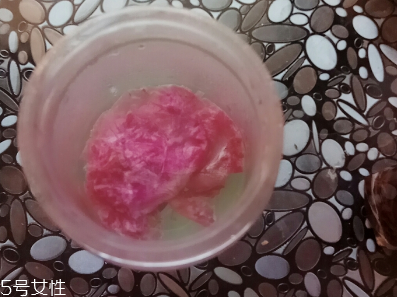 墨紅玫瑰可以天天喝嗎？玫瑰養顏也要適量
