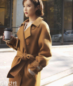 白領女性赴約穿什么好？長款氣質大衣有格調和氣質