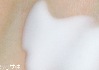 雅詩蘭黛乳液怎么樣？滋潤保濕的秘密