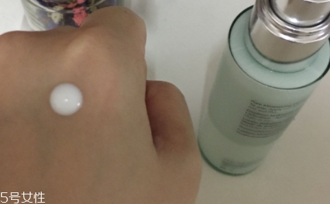 雅詩蘭黛乳液多少錢？