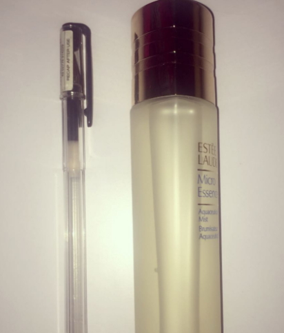 雅詩蘭黛微精華噴霧怎么用？
