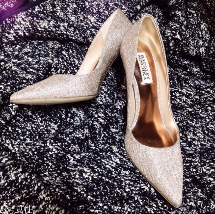 badgley mischka鞋子多少錢？比jc、rv價格美麗多了