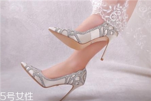 badgley mischka鞋子在哪買？美到挪不開眼的藝術品