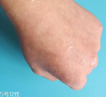 rosette去角質凝膠怎么樣？真正的去角質產品