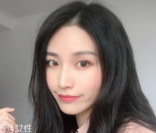 春天適合什么顏色口紅？首選活力西柚色