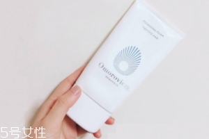 omorovicza薄荷潔面膏適合什么膚質？干皮最適合