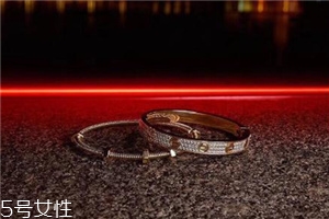 卡地亞手鐲會有劃痕嗎？一生摯愛的象征