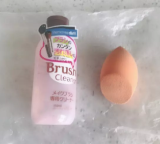 美妝蛋能用洗面奶洗嗎？洗面奶洗不掉彩妝