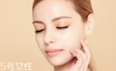 素顏霜前面用什么？妝前保養不可少