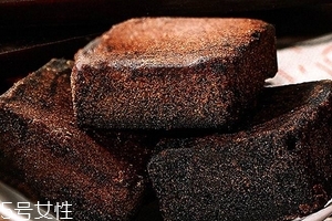 阿膠黑糖經期可以喝嗎？最好少喝