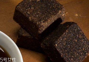 阿膠黑糖經期可以喝嗎？最好少喝