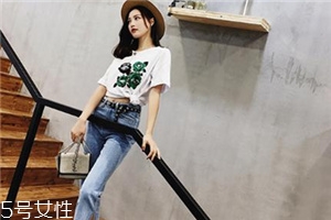 牛仔褲染上紅色怎么辦？牛仔褲染色別擔心
