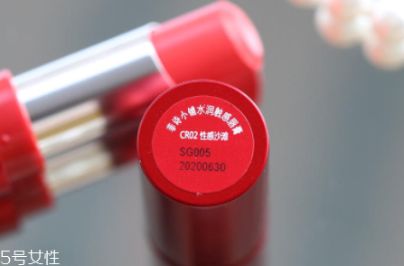 菲詩小鋪豆沙色和沙灘色哪個好看？沙灘色更成熟
