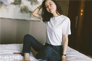 牛仔褲太長怎么剪好看？褲子太長別擔心