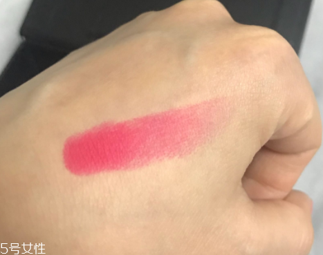 魅可珊瑚色口紅是幾號？relentlessly red桃花粉