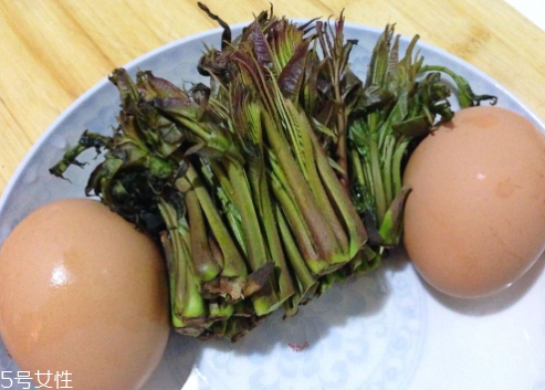 香椿吃了上火嗎？怕上火吃涼拌香椿