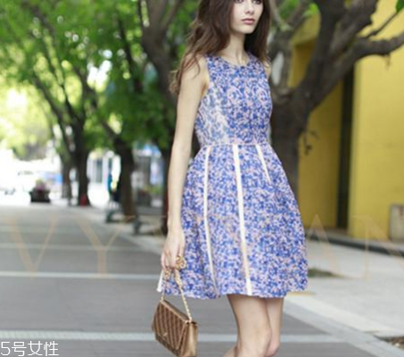 職業裝怎么穿好看？褪去稚氣邁向成熟