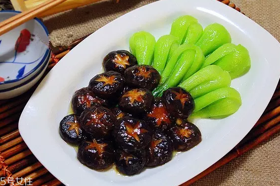 油菜怎么炒不苦？焯水能去掉苦味
