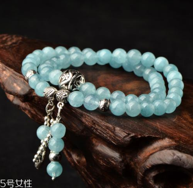 藍水晶手鏈多少錢？普通的百元以內