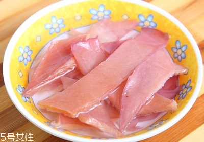 魷魚(yú)上面的膜怎么處理 