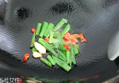 魷魚(yú)上面的膜怎么處理 