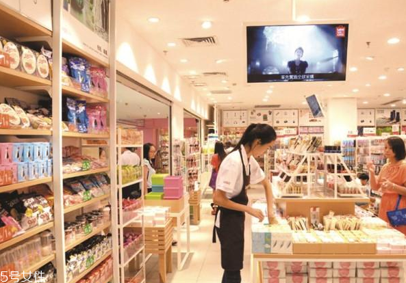 名創優品有哪些好用的化妝品 價格超級親民