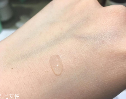 樂(lè)敦CC能涂在痘痘上嗎？痘痘與痘印均能改善