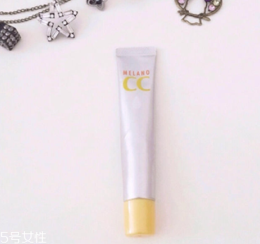 樂(lè)敦CC能涂在痘痘上嗎？痘痘與痘印均能改善