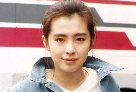 李圣經同款美瞳是什么牌子 天生瞳孔自帶琥珀色