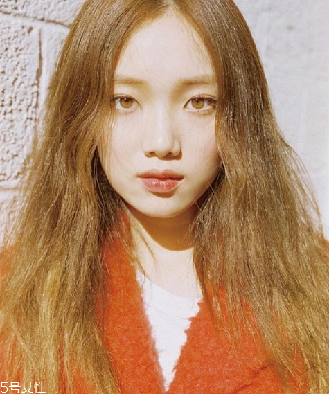李圣經同款美瞳是什么牌子 天生瞳孔自帶琥珀色
